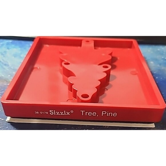 Sizzix Die Cut Original Red - Tree Pine 38-0178 - Picture 3 of 3